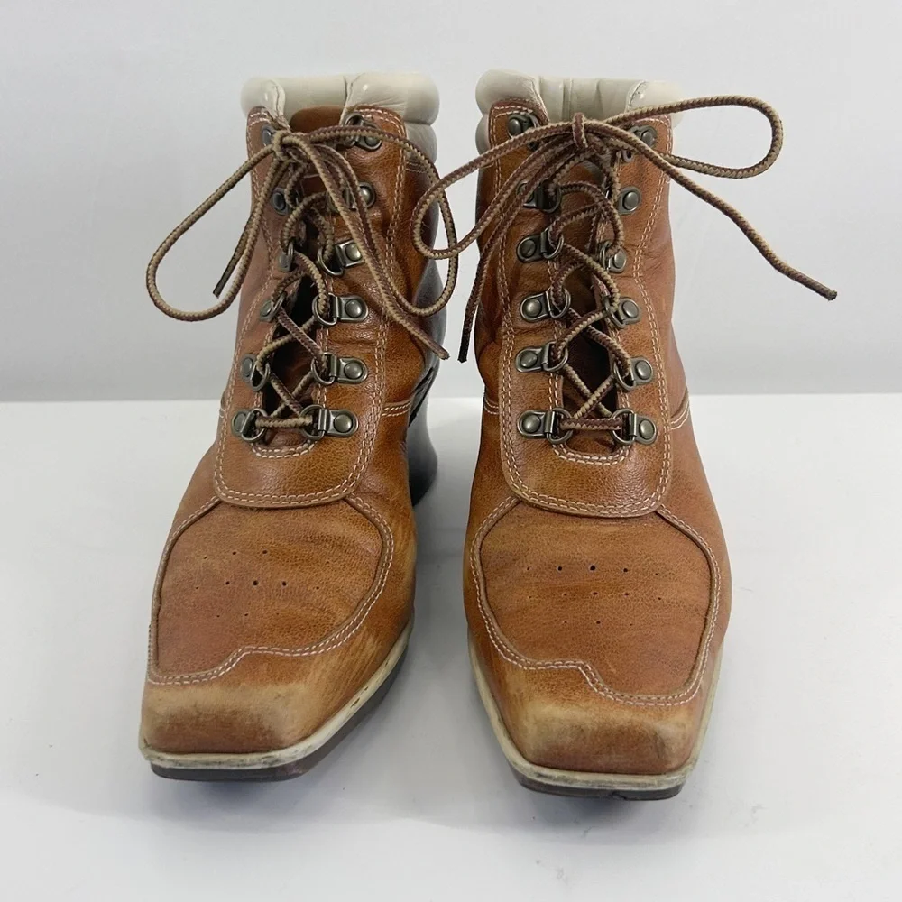 Timberland Brown Leather Wedge Lace Up Square Toe Ankle Booties Size 7.5